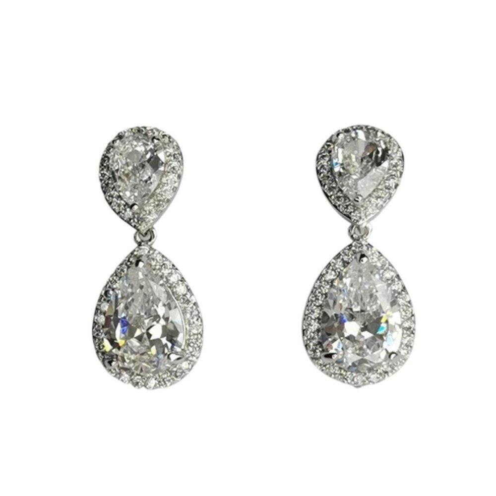 Gala CZ drops Earrings 14k white gold overlay 🆕